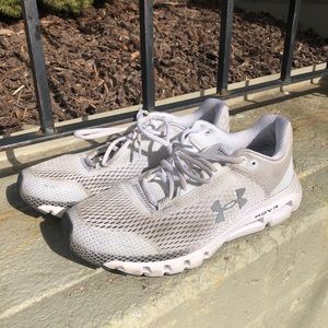 Under Armour men’s Hovr Infinite running sneakers